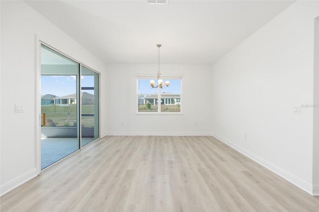 Image 14 of property listing at 10055 SW 106TH CIRCLE, Ocala, FL 34481