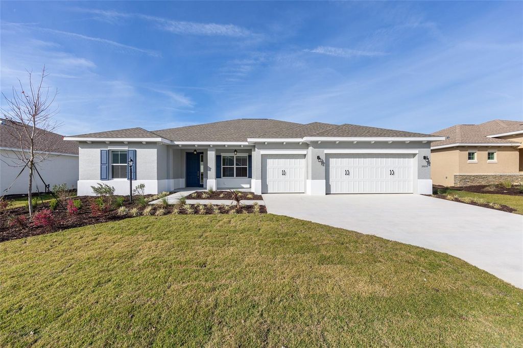 Image 3 of property listing at 10055 SW 106TH CIRCLE, Ocala, FL 34481