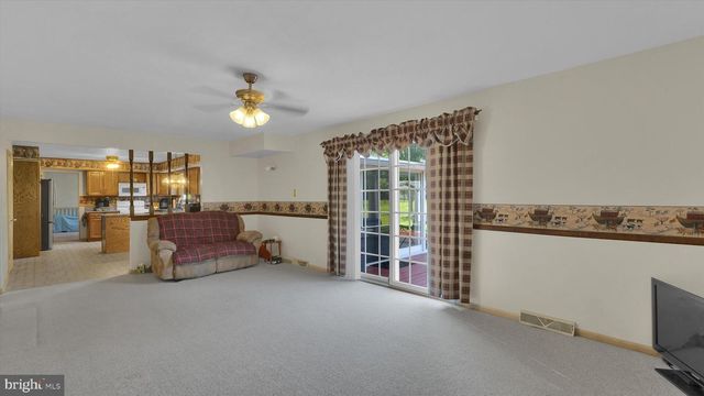 672 BRIGHTON DR, Hatfield, PA 19440