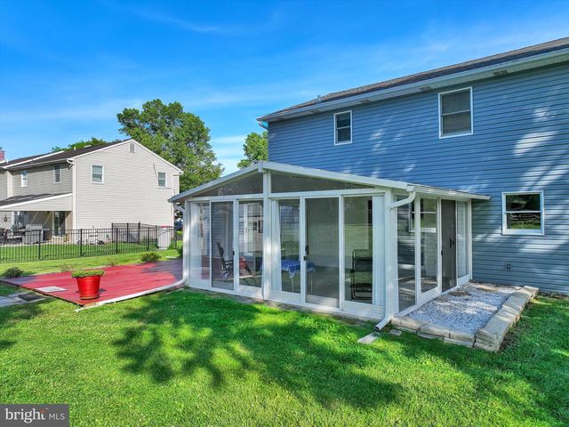 672 BRIGHTON DR, Hatfield, PA 19440