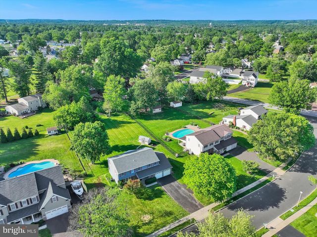 672 BRIGHTON DR, Hatfield, PA 19440