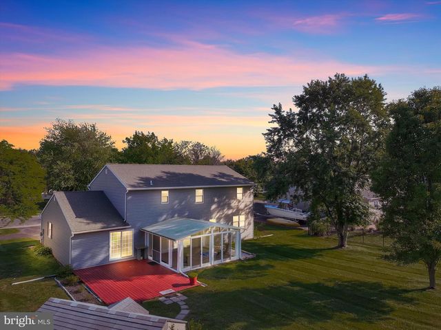 672 BRIGHTON DR, Hatfield, PA 19440