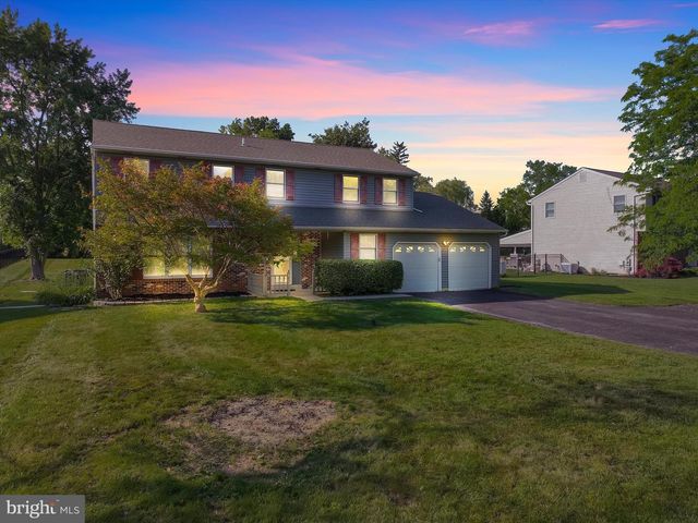 672 BRIGHTON DR, Hatfield, PA 19440