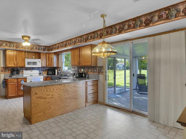 672 BRIGHTON DR, Hatfield, PA 19440