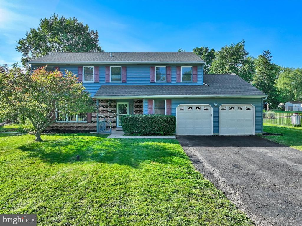 672 BRIGHTON DR, Hatfield, PA 19440