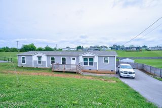 611 Towers Dr, Dandridge, TN 37725