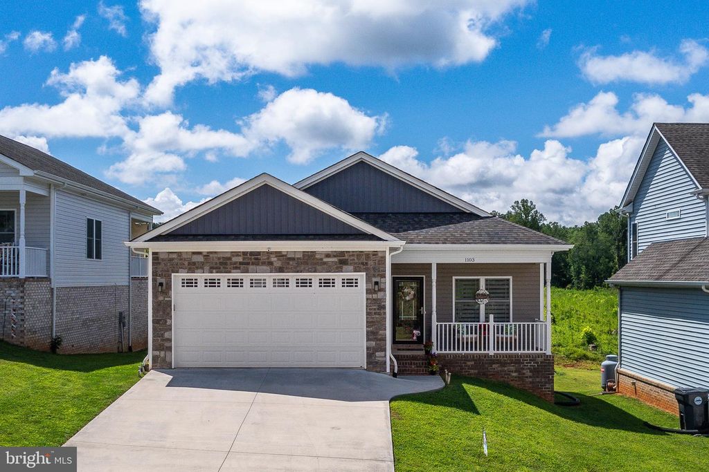 1103 EMERALD CREST DR, Bedford, VA 24523