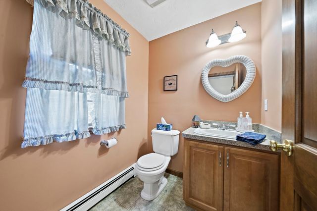 49 Lantern Ln, Pembroke, MA 02359