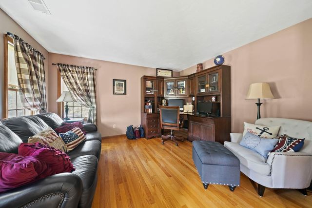 49 Lantern Ln, Pembroke, MA 02359