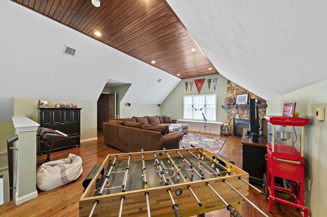 49 Lantern Ln, Pembroke, MA 02359