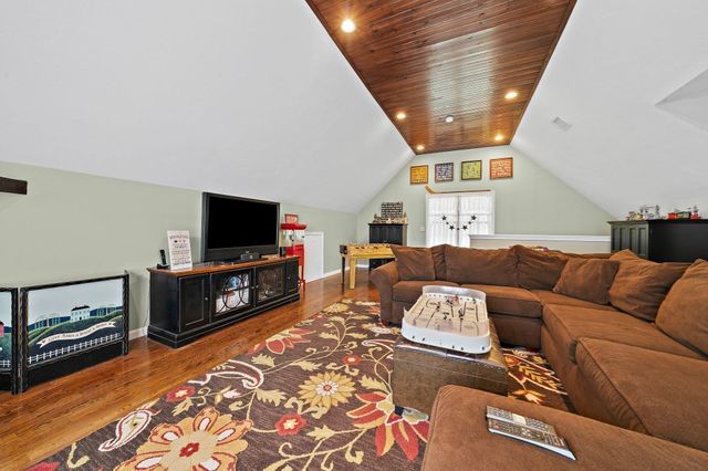 49 Lantern Ln, Pembroke, MA 02359