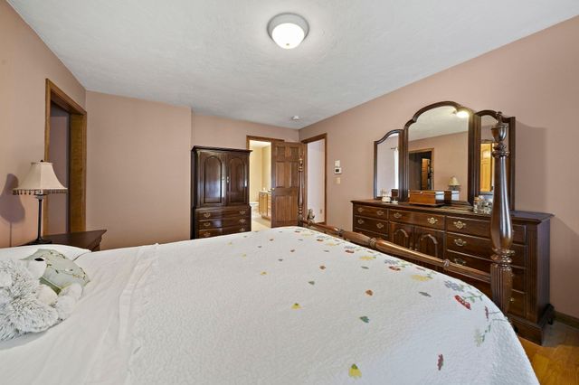 49 Lantern Ln, Pembroke, MA 02359