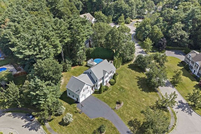 49 Lantern Ln, Pembroke, MA 02359