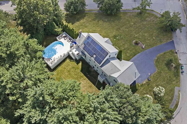 49 Lantern Ln, Pembroke, MA 02359