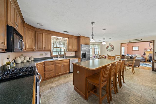 49 Lantern Ln, Pembroke, MA 02359