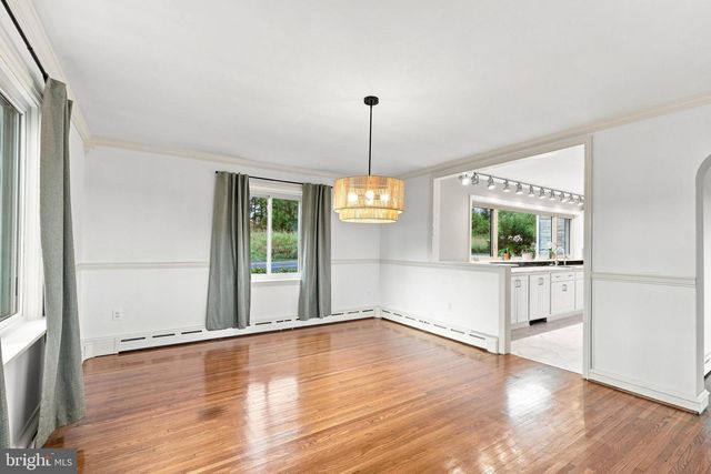 260 BLOSSOM HILL DR, Lancaster, PA 17601