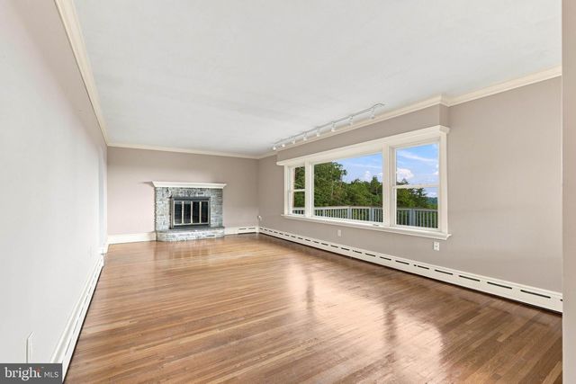 260 BLOSSOM HILL DR, Lancaster, PA 17601