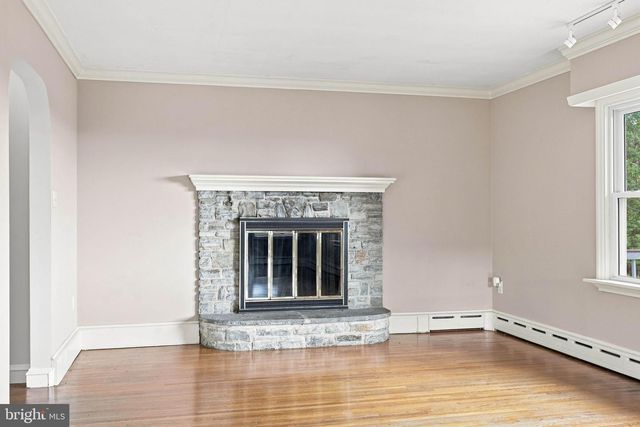 260 BLOSSOM HILL DR, Lancaster, PA 17601