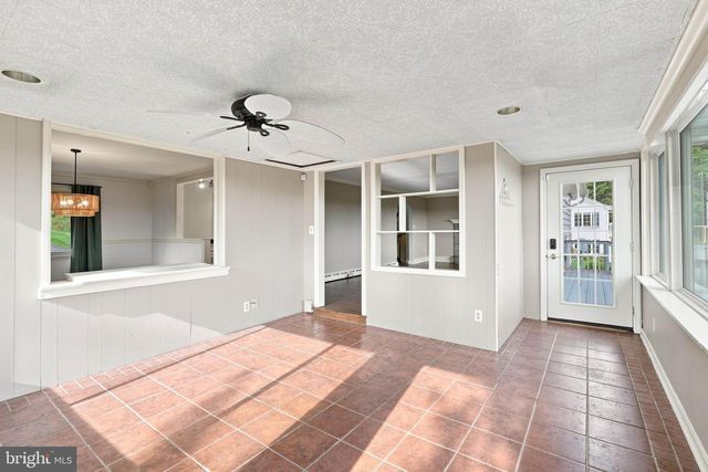 260 BLOSSOM HILL DR, Lancaster, PA 17601