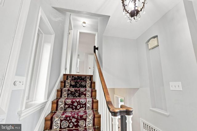 260 BLOSSOM HILL DR, Lancaster, PA 17601