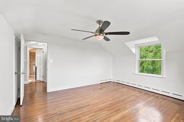 260 BLOSSOM HILL DR, Lancaster, PA 17601