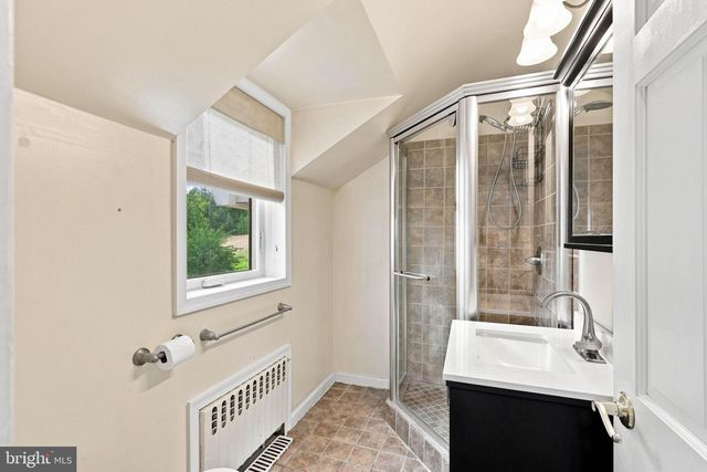 260 BLOSSOM HILL DR, Lancaster, PA 17601