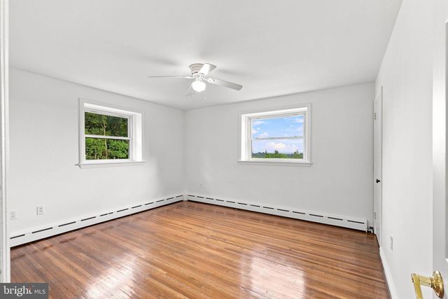 260 BLOSSOM HILL DR, Lancaster, PA 17601