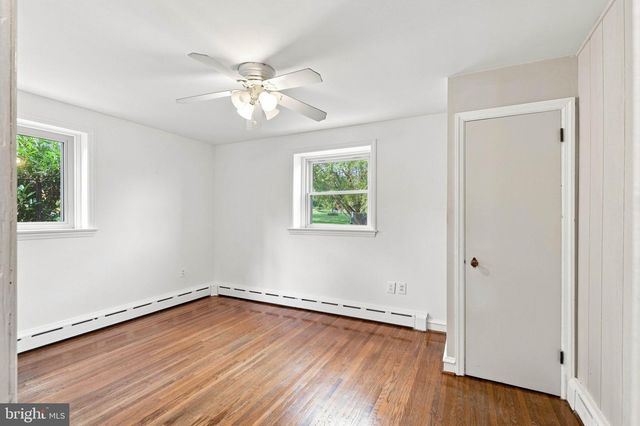 260 BLOSSOM HILL DR, Lancaster, PA 17601