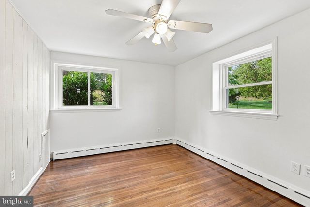 260 BLOSSOM HILL DR, Lancaster, PA 17601