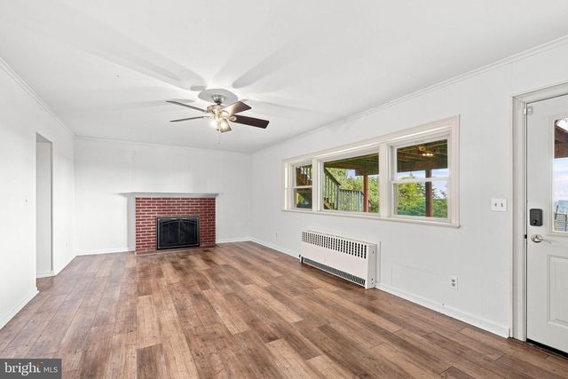 260 BLOSSOM HILL DR, Lancaster, PA 17601