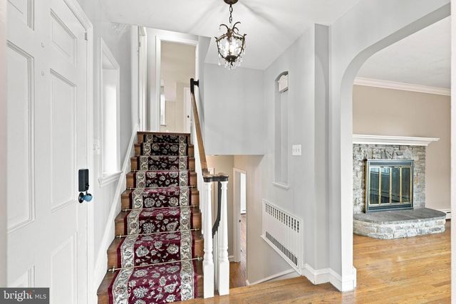 260 BLOSSOM HILL DR, Lancaster, PA 17601