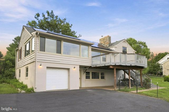 260 BLOSSOM HILL DR, Lancaster, PA 17601