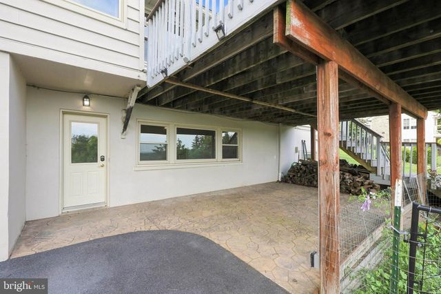 260 BLOSSOM HILL DR, Lancaster, PA 17601