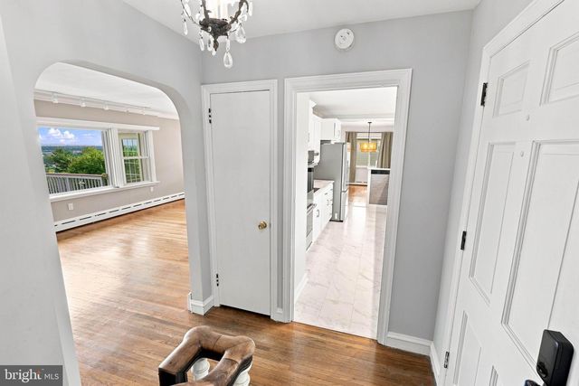260 BLOSSOM HILL DR, Lancaster, PA 17601
