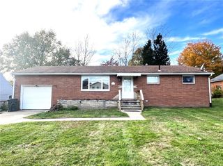2951 Kirby Avenue NE, Canton, OH 44705