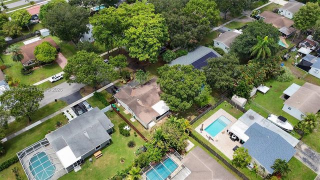 5122 SW 92nd Terrace, Cooper City, FL 33328