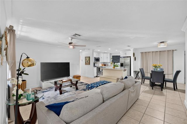 5122 SW 92nd Terrace, Cooper City, FL 33328
