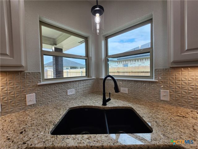 718 Golden Eagle Drive, Salado, TX 76571