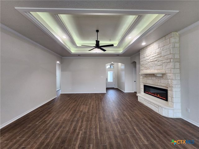 718 Golden Eagle Drive, Salado, TX 76571