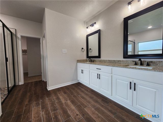 718 Golden Eagle Drive, Salado, TX 76571