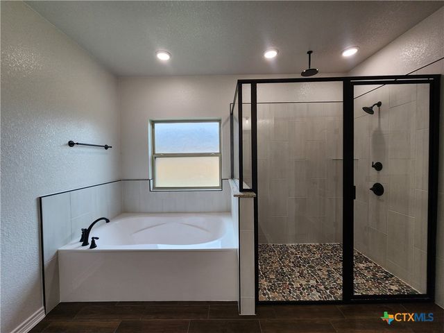 718 Golden Eagle Drive, Salado, TX 76571