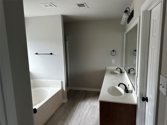 2512 Clubhouse Drive, Denton, TX 76210