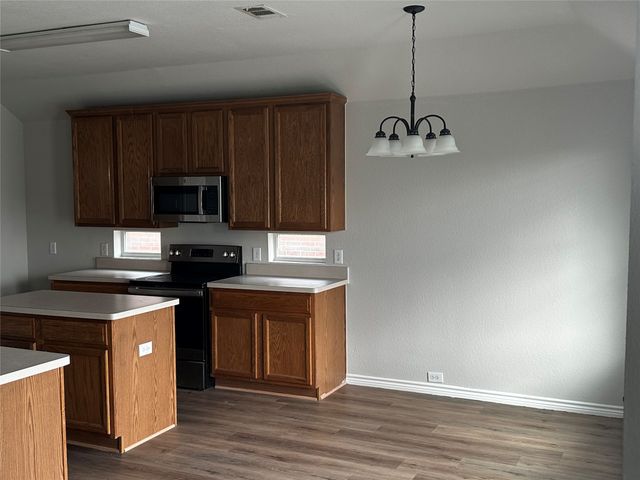 2512 Clubhouse Drive, Denton, TX 76210