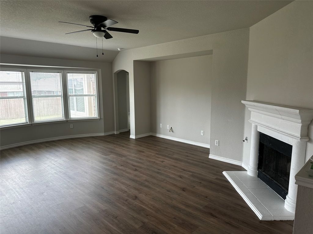 2512 Clubhouse Drive, Denton, TX 76210