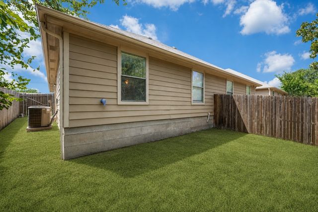 1112 Mulkey Lane, Denton, TX 76209