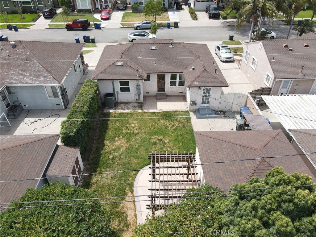 Image 2 of property listing at 4562 Iroquois Avenue, Lakewood, CA 90713