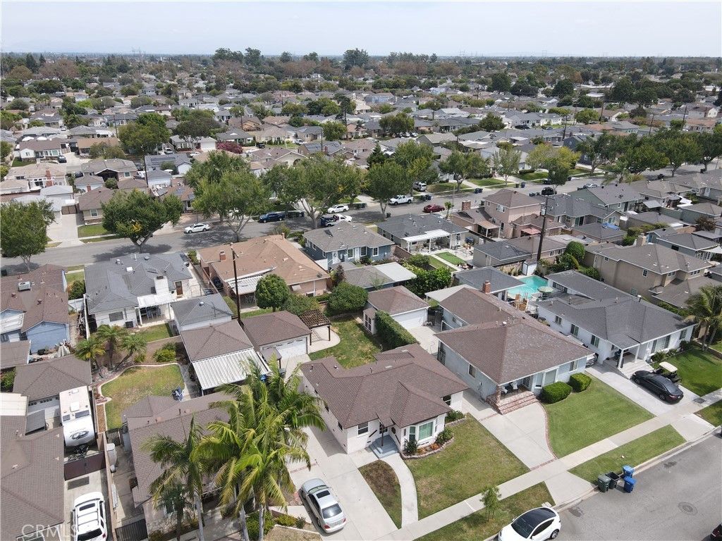 Image 8 of property listing at 4562 Iroquois Avenue, Lakewood, CA 90713