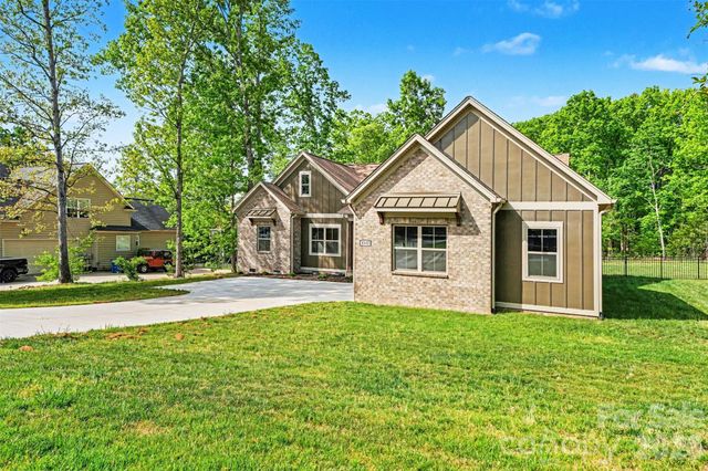4527 Burrenfort Drive, Denver, NC 28037
