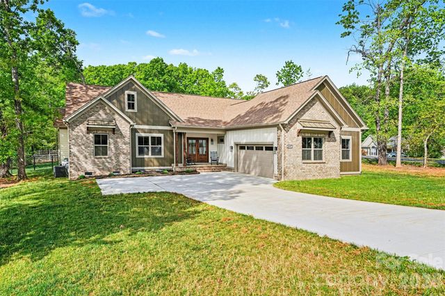4527 Burrenfort Drive, Denver, NC 28037