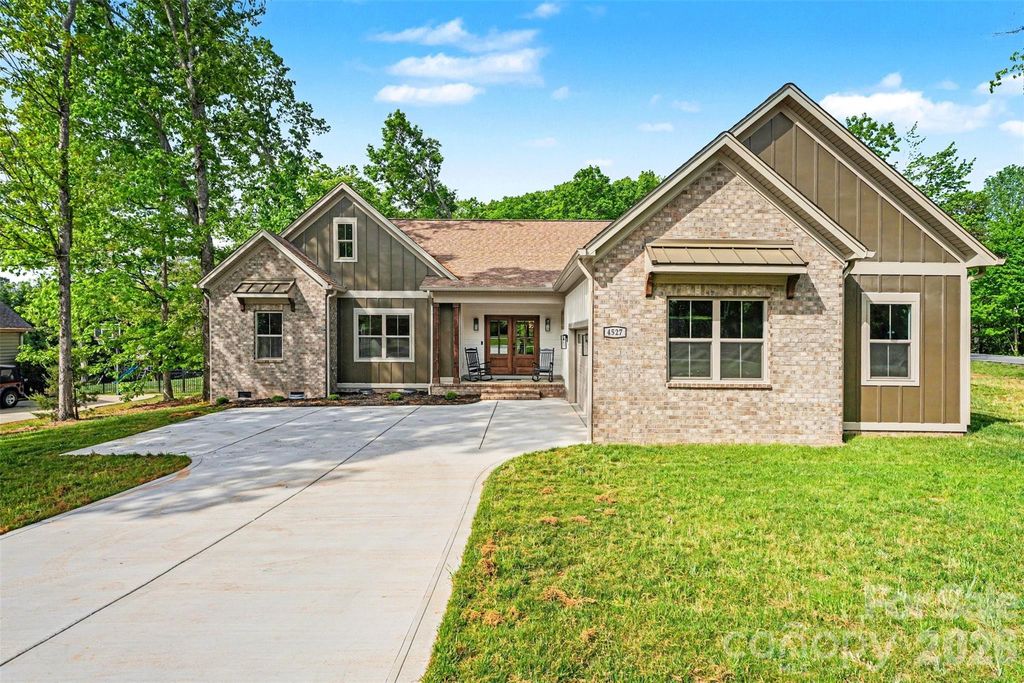 4527 Burrenfort Drive, Denver, NC 28037